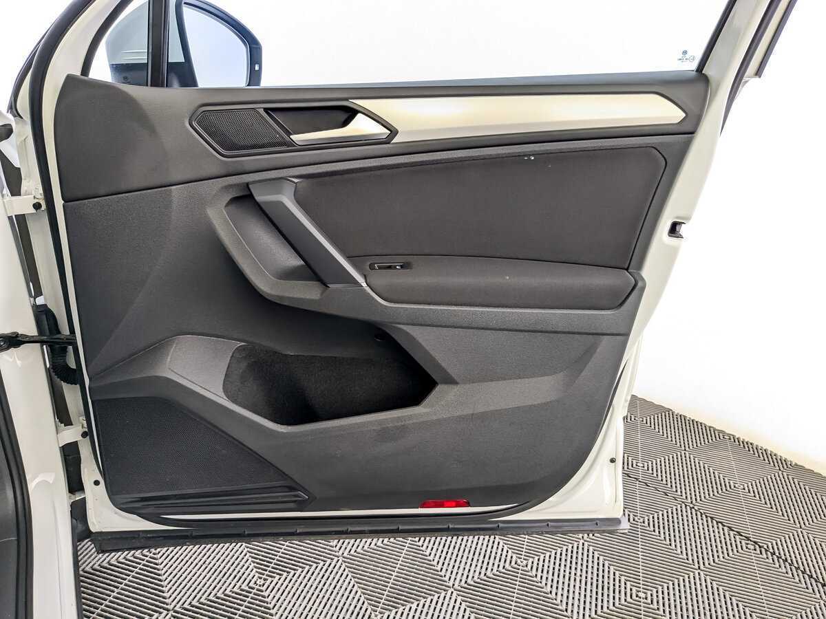 Купить Volkswagen Tiguan с пробегом. Фото: #23