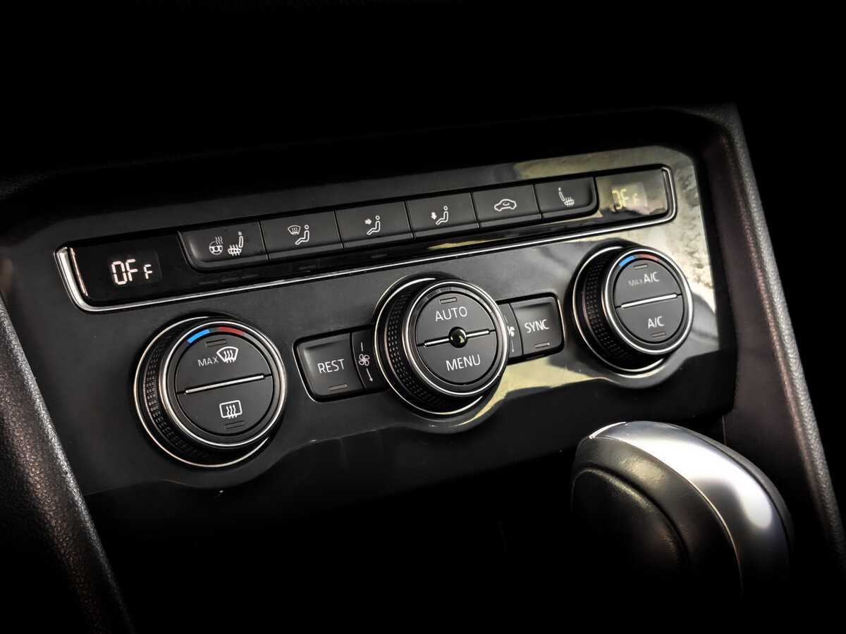 Купить Volkswagen Tiguan с пробегом. Фото: #24