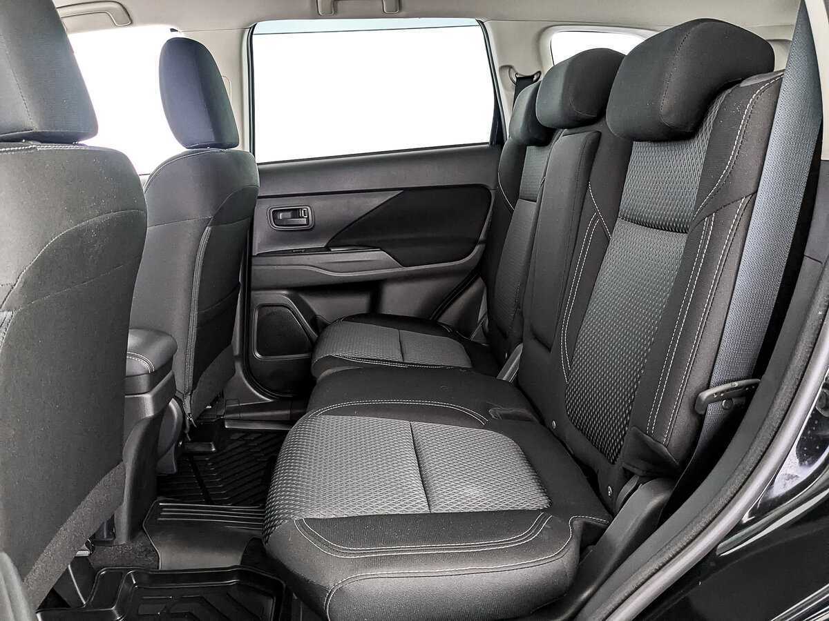 Купить Mitsubishi Outlander с пробегом. Фото: #17