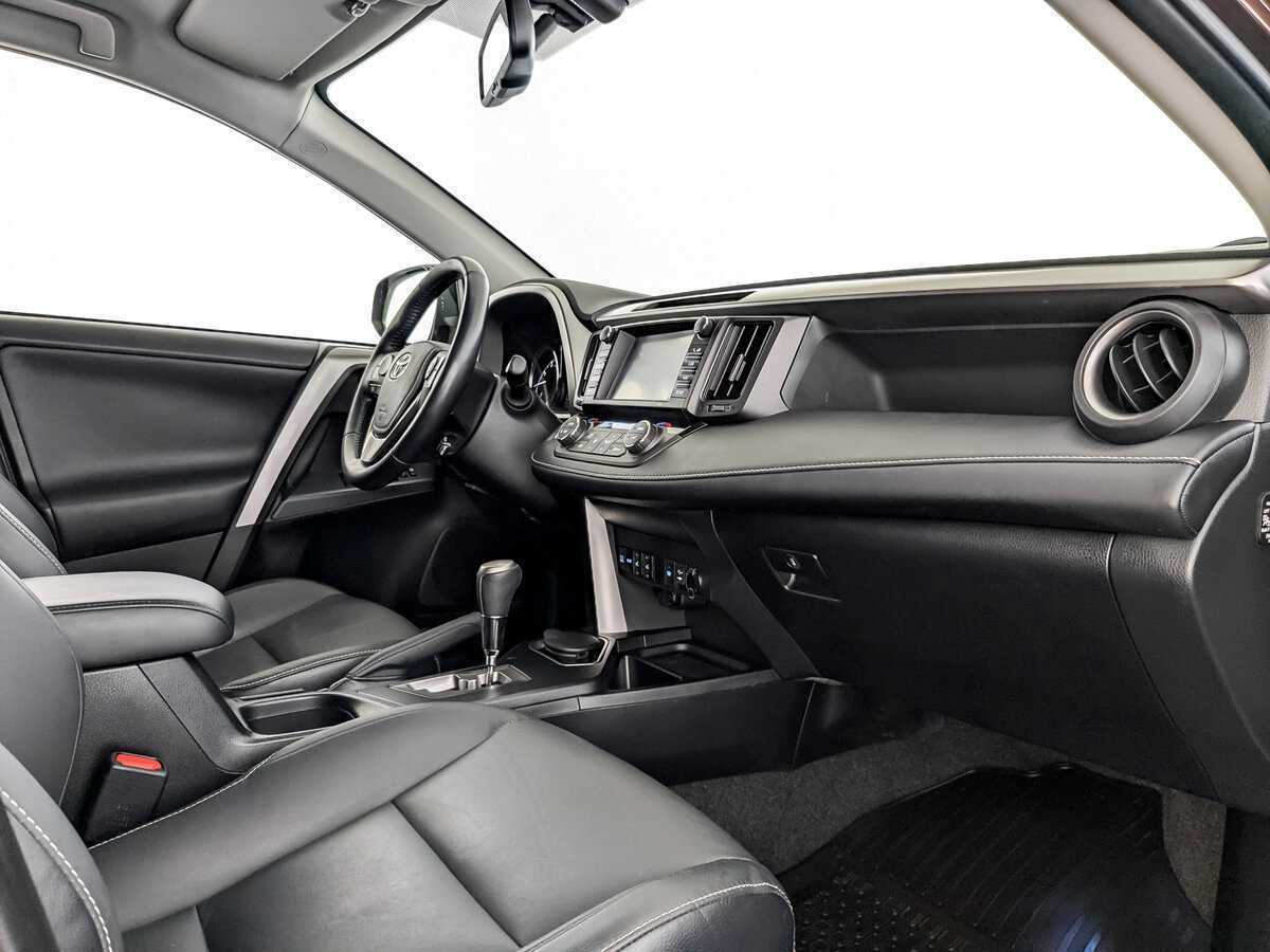 Купить Toyota RAV4 с пробегом. Фото: #10