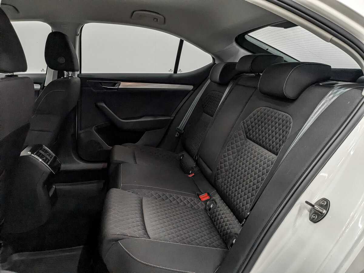 Купить Skoda Superb с пробегом. Фото: #18