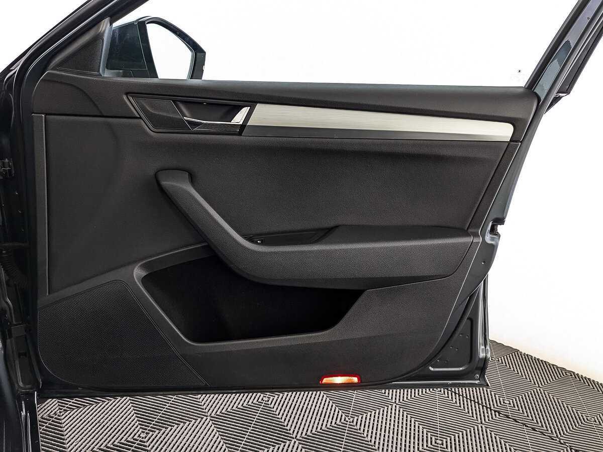 Купить Skoda Superb с пробегом. Фото: #22