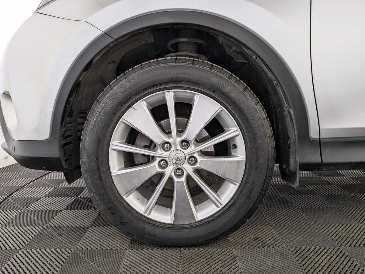 Купить Toyota RAV4 с пробегом. Фото: #11