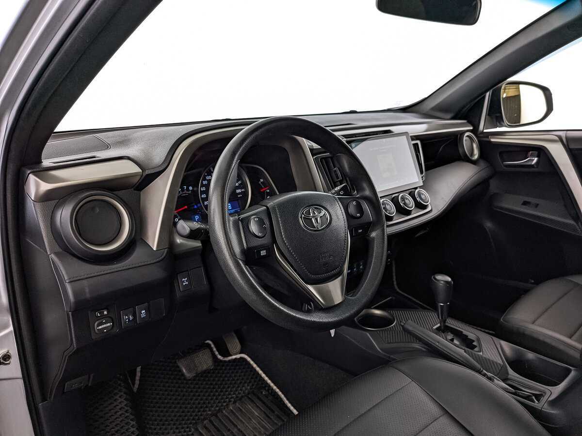 Купить Toyota RAV4 с пробегом. Фото: #14