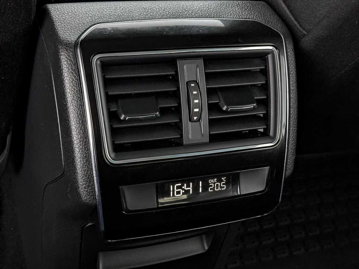 Купить Skoda Superb с пробегом. Фото: #25