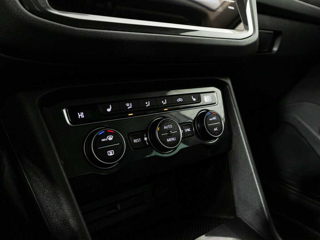 Купить Volkswagen Tiguan с пробегом. Фото: #16