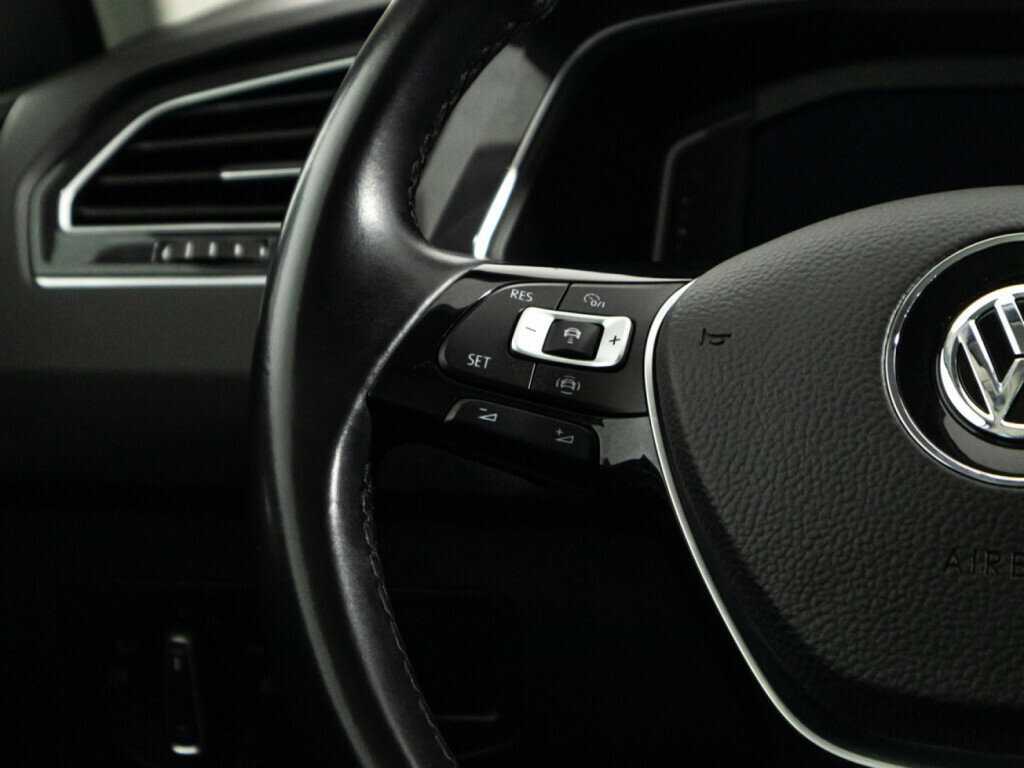 Купить Volkswagen Tiguan с пробегом. Фото: #18