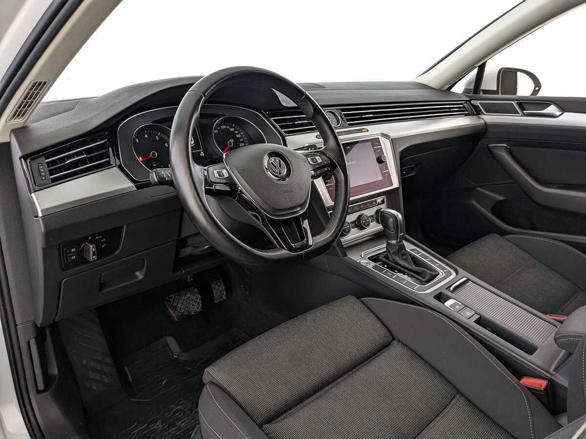 Купить Volkswagen Passat с пробегом. Фото: #14