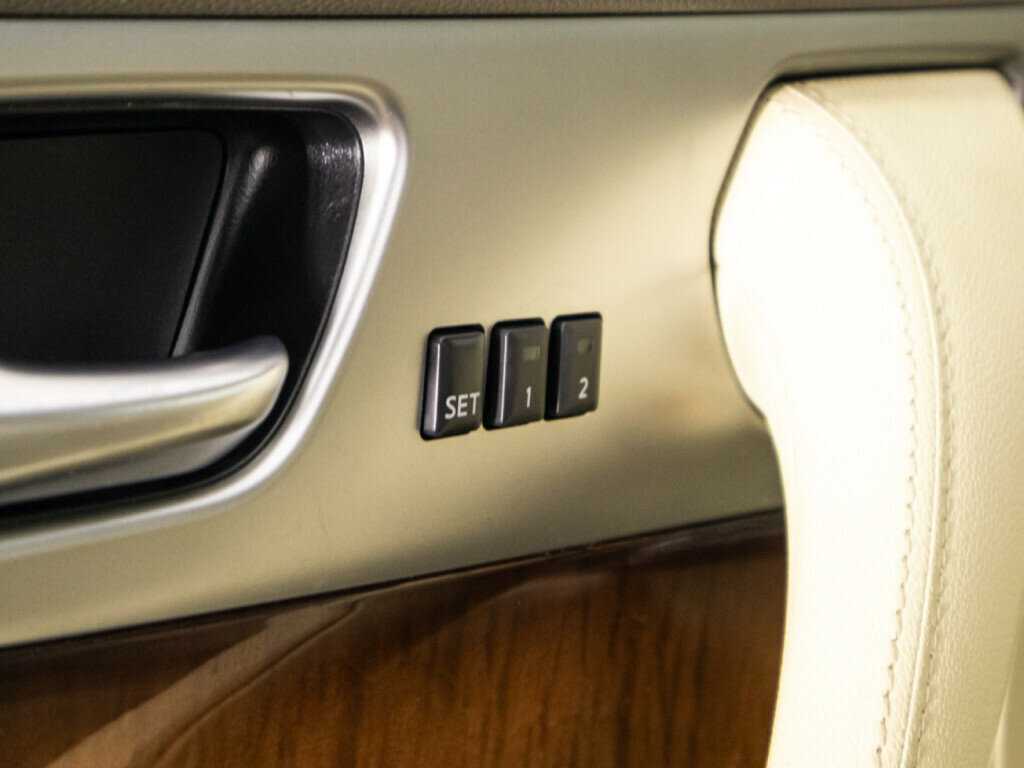 Купить Infiniti FX с пробегом. Фото: #19