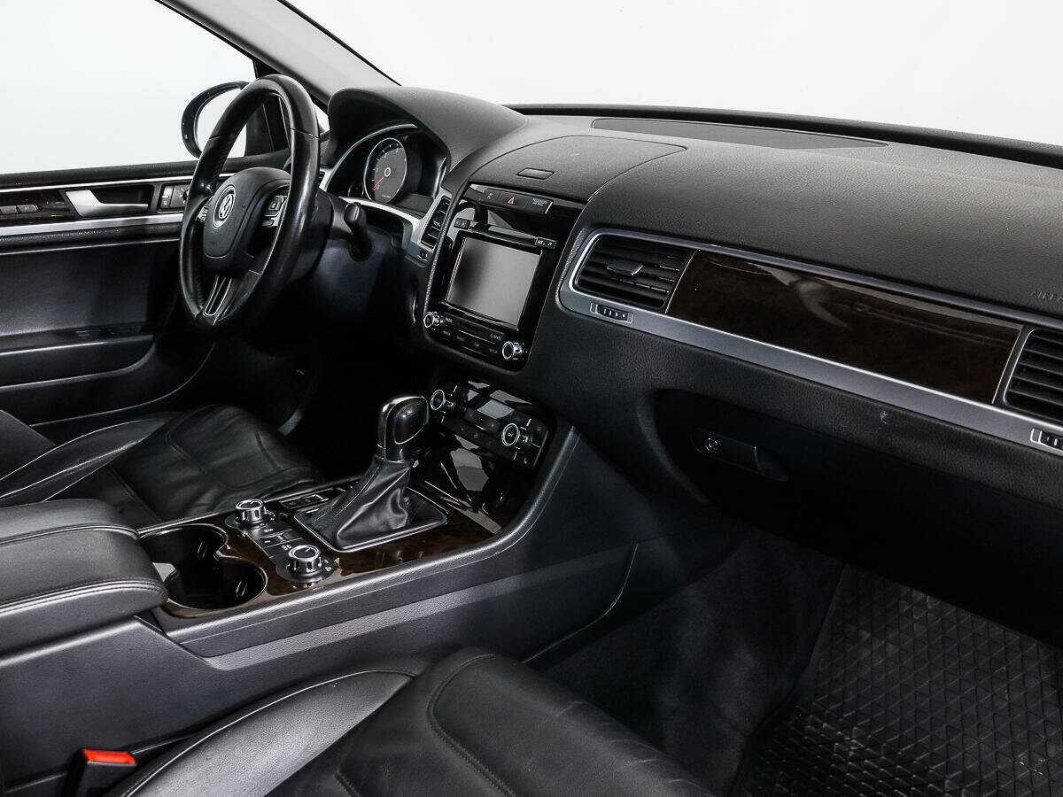 Купить Volkswagen Touareg с пробегом. Фото: #13