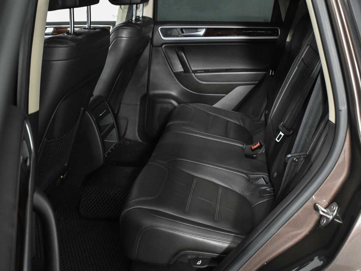Купить Volkswagen Touareg с пробегом. Фото: #11