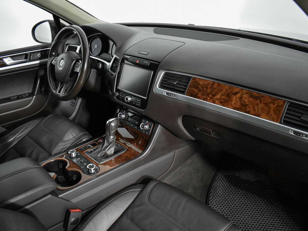 Купить Volkswagen Touareg с пробегом. Фото: #14