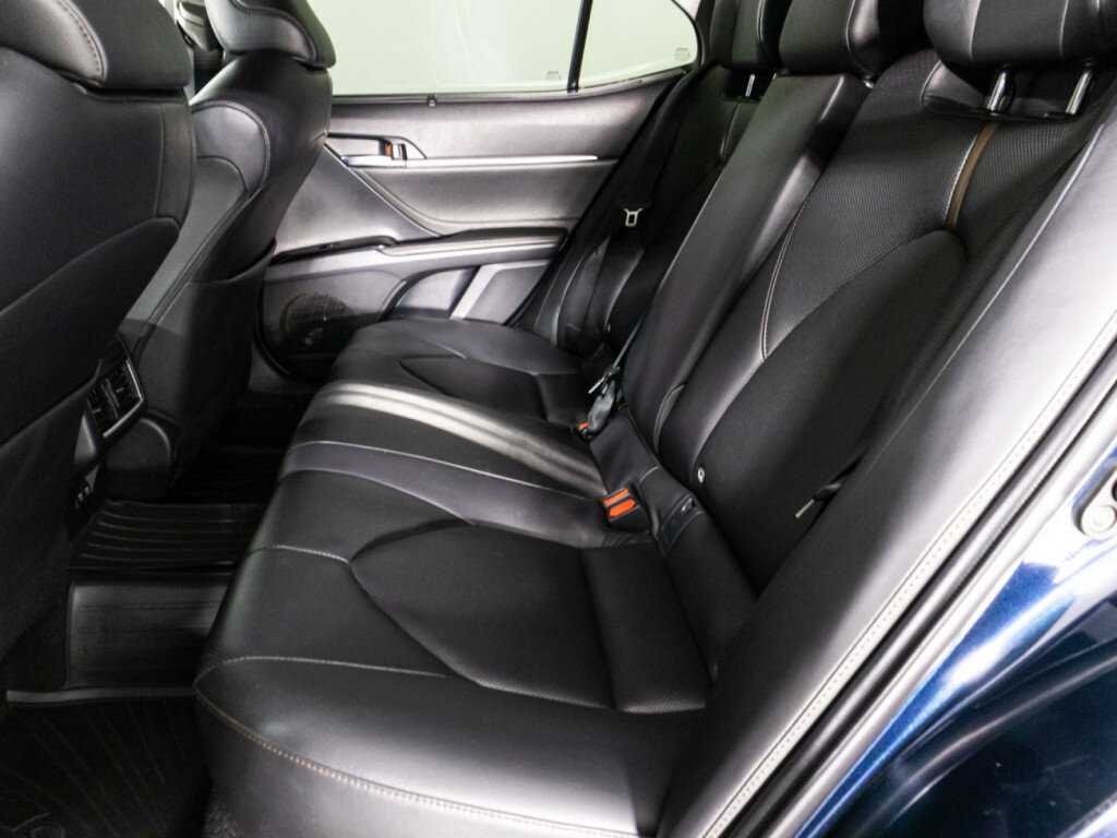 Купить Toyota Camry с пробегом. Фото: #9