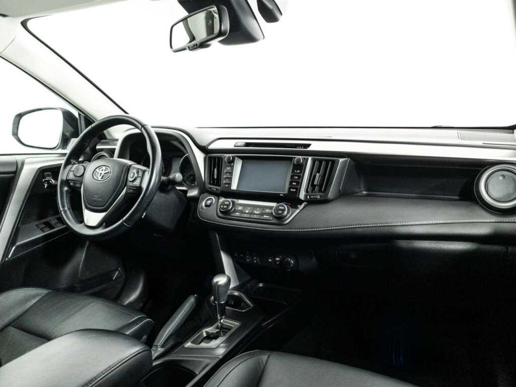 Купить Toyota RAV4 с пробегом. Фото: #8