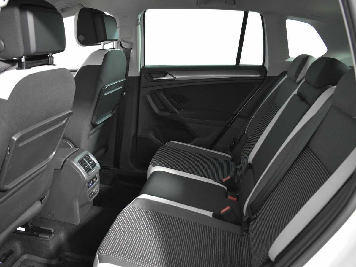 Купить Volkswagen Tiguan с пробегом. Фото: #10