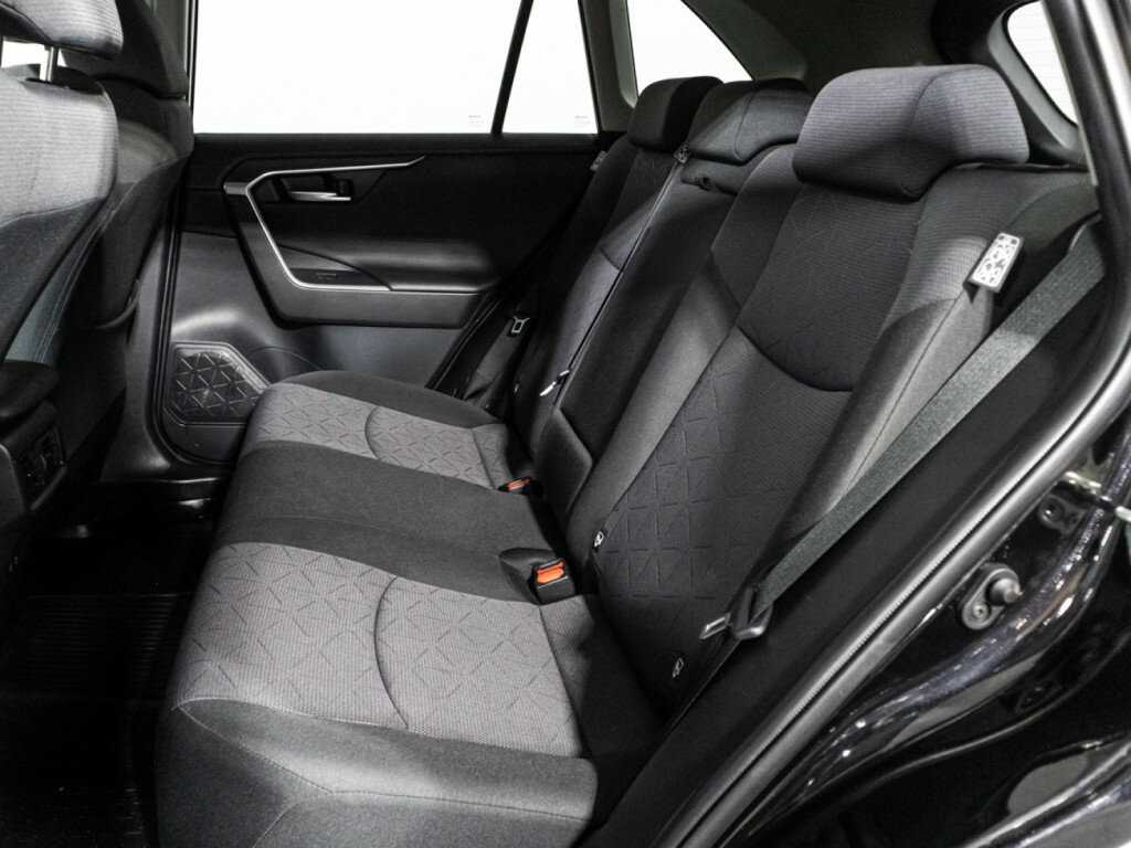 Купить Toyota RAV4 с пробегом. Фото: #9