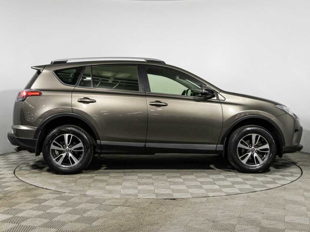Купить Toyota RAV4 с пробегом. Фото: #3