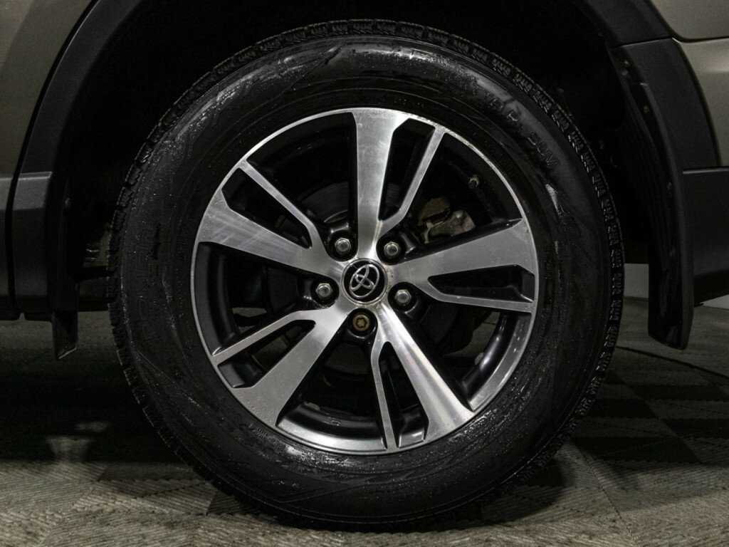 Купить Toyota RAV4 с пробегом. Фото: #19