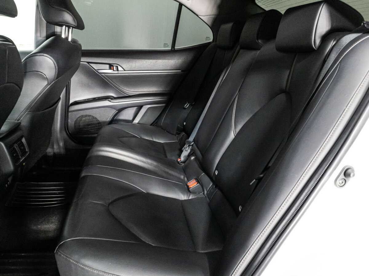 Купить Toyota Camry с пробегом. Фото: #9