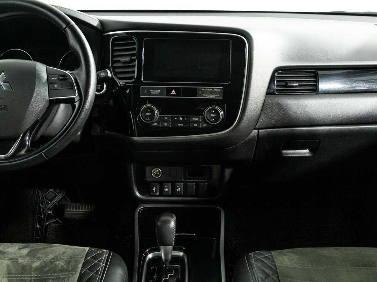 Купить Mitsubishi Outlander с пробегом. Фото: #14