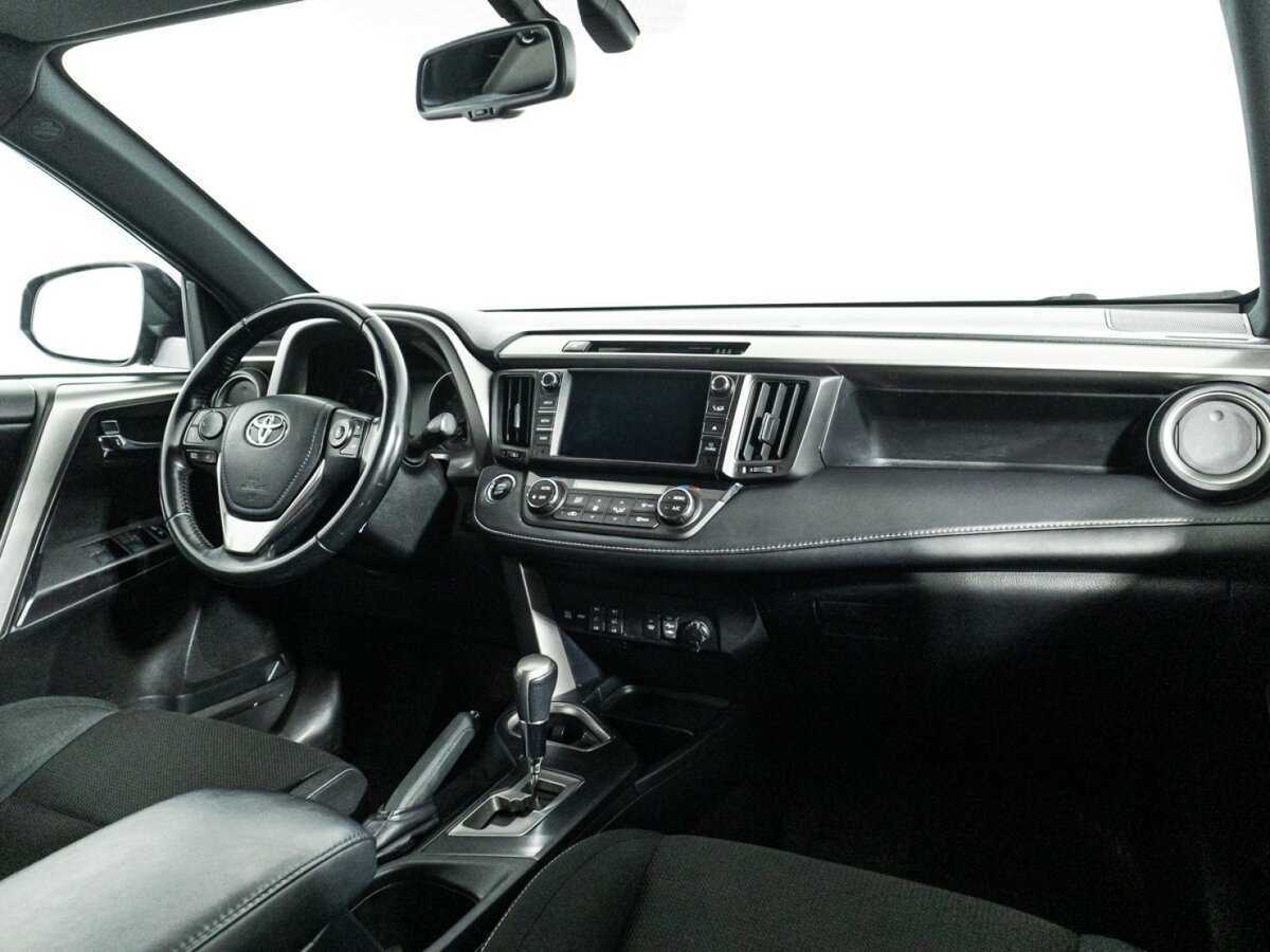 Купить Toyota RAV4 с пробегом. Фото: #8