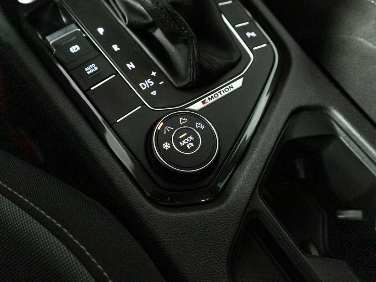 Купить Volkswagen Tiguan с пробегом. Фото: #15