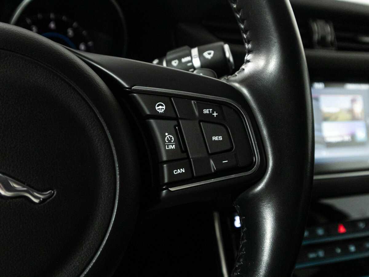 Купить Jaguar XF с пробегом. Фото: #23