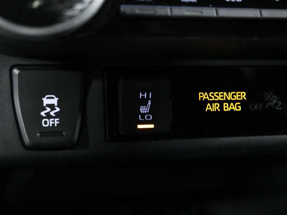 Купить Toyota RAV4 с пробегом. Фото: #17