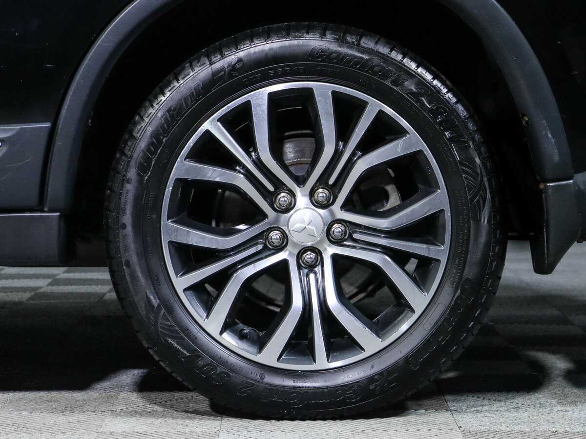 Купить Mitsubishi Outlander с пробегом. Фото: #11