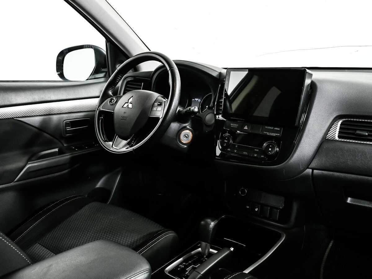 Купить Mitsubishi Outlander с пробегом. Фото: #8