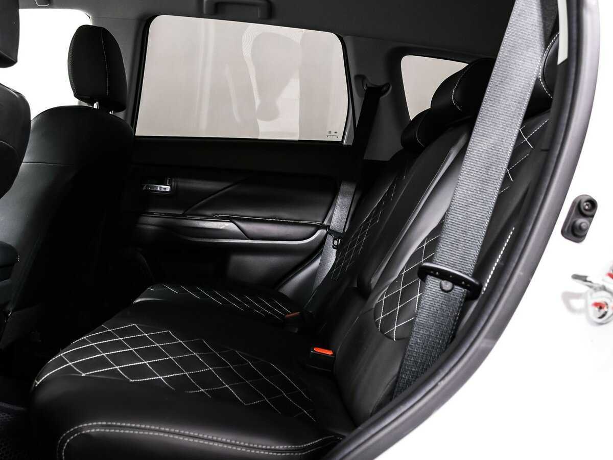 Купить Mitsubishi Outlander с пробегом. Фото: #12