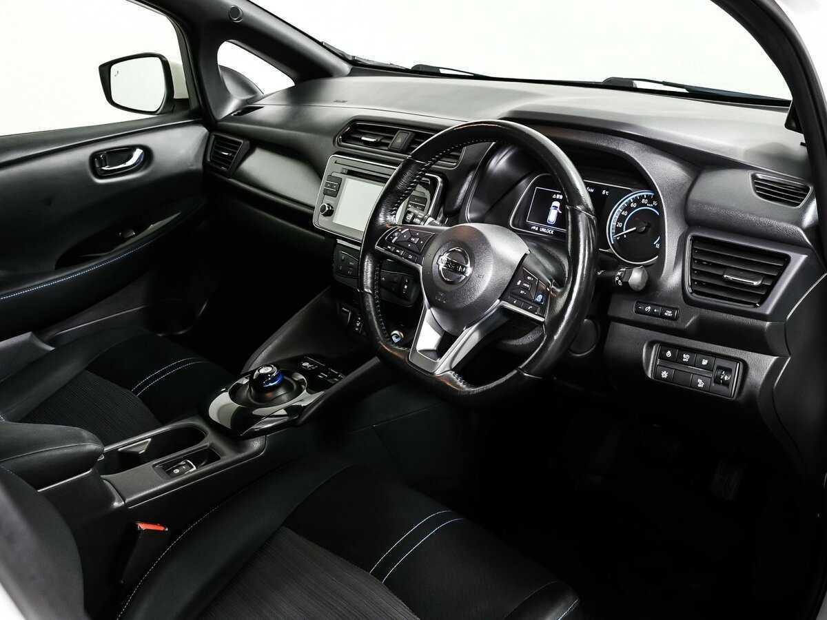Купить Nissan Leaf с пробегом. Фото: #8