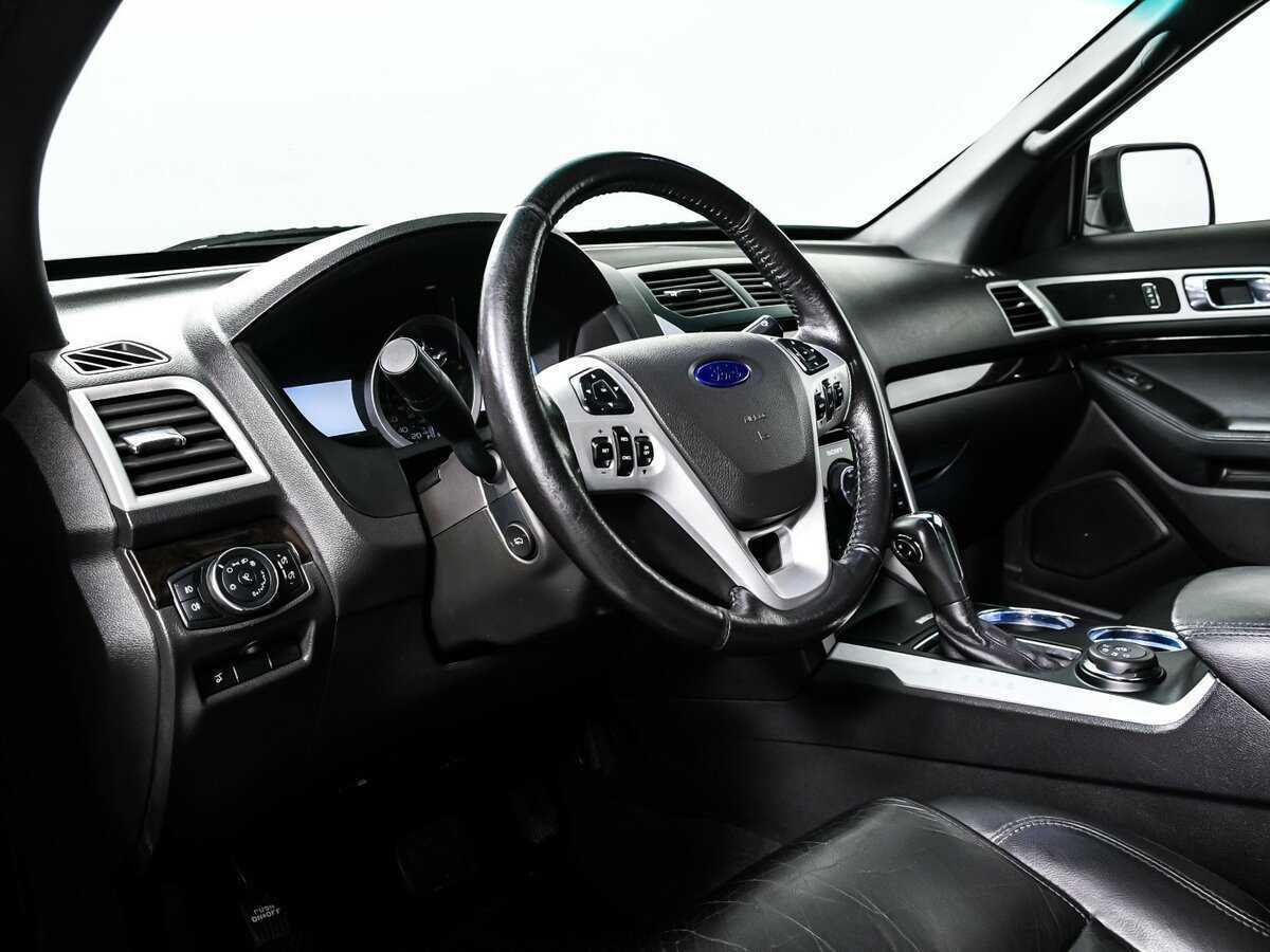 Купить Ford Explorer с пробегом. Фото: #12