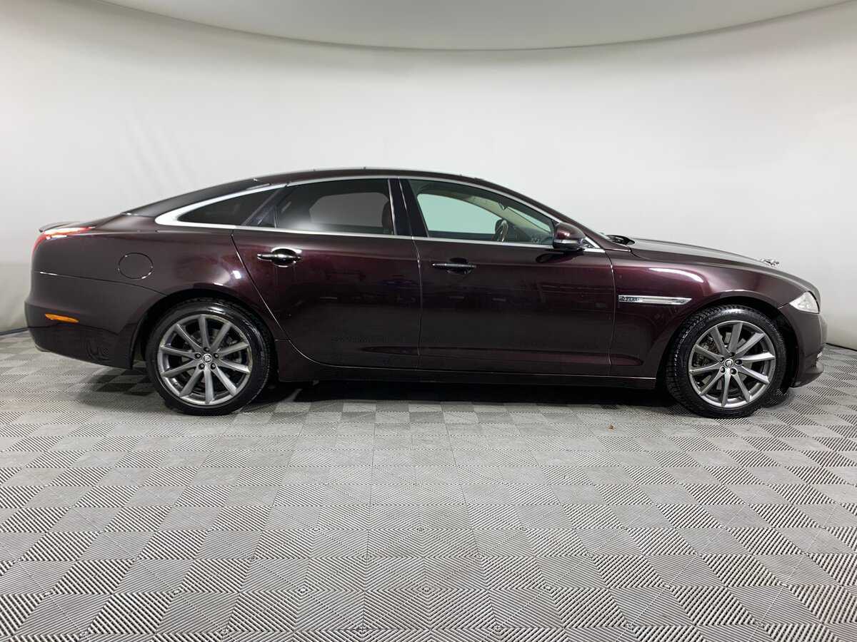 Купить Jaguar XJ с пробегом. Фото: #3
