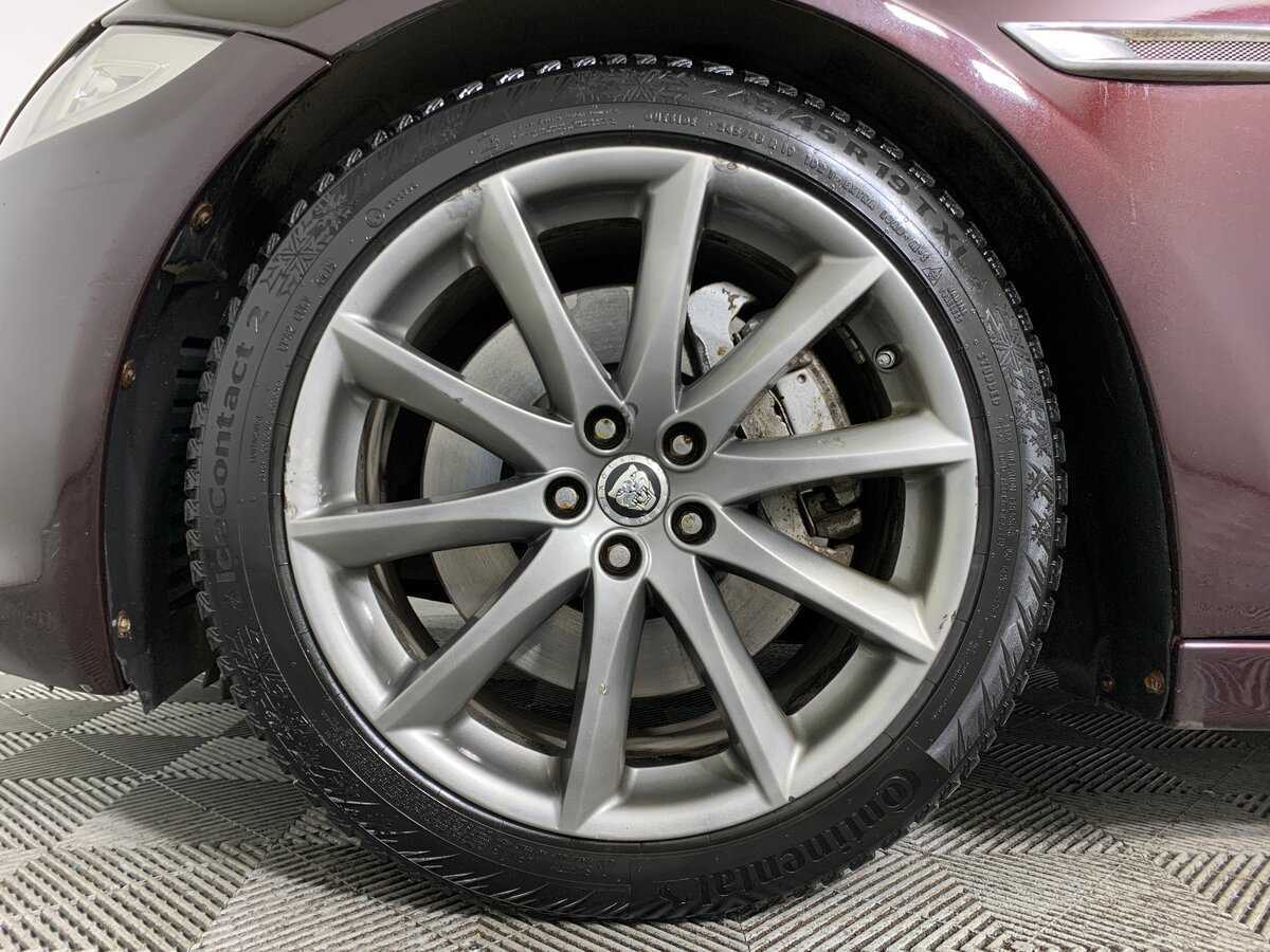 Купить Jaguar XJ с пробегом. Фото: #8