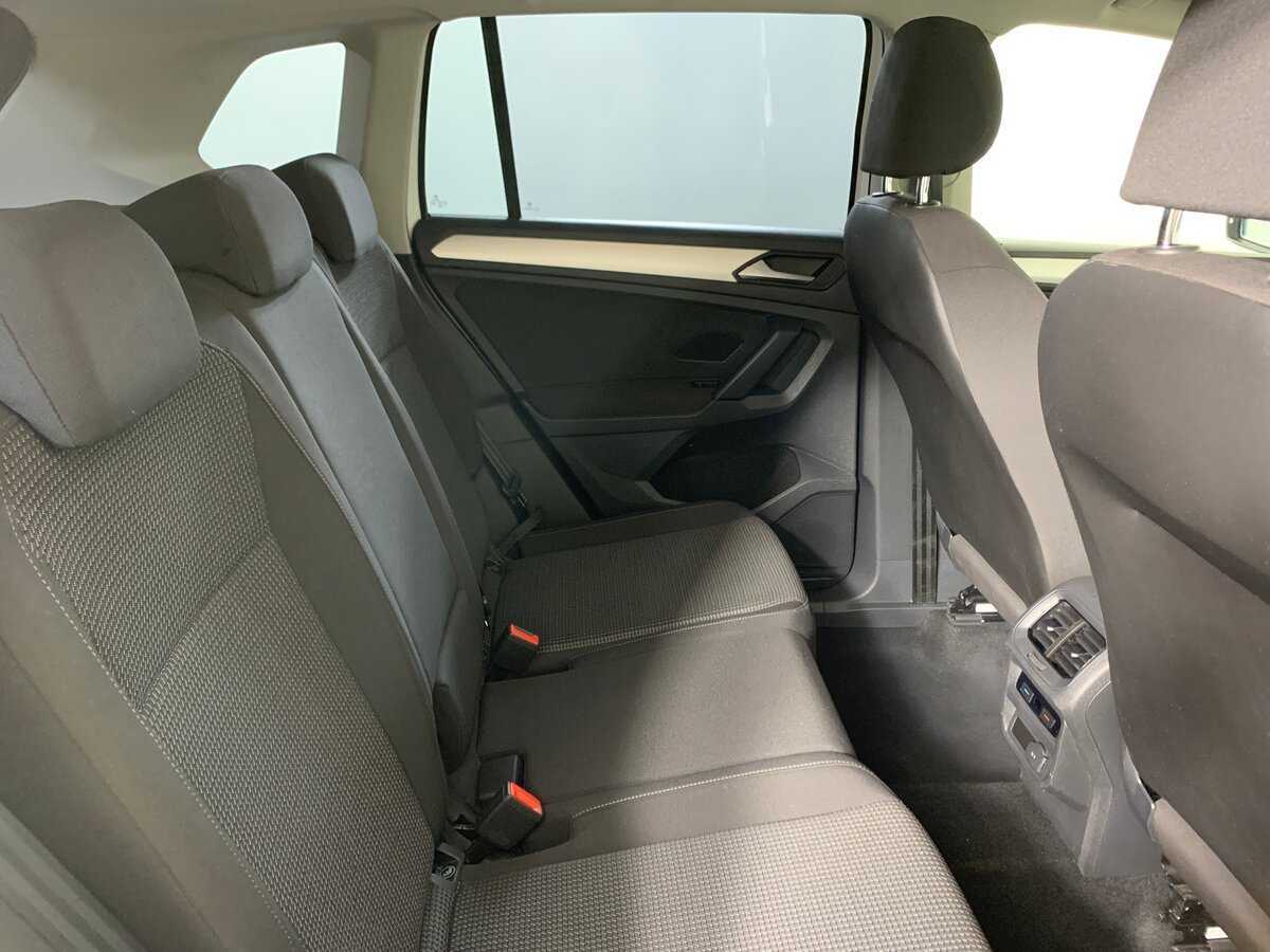 Купить Volkswagen Tiguan с пробегом. Фото: #17