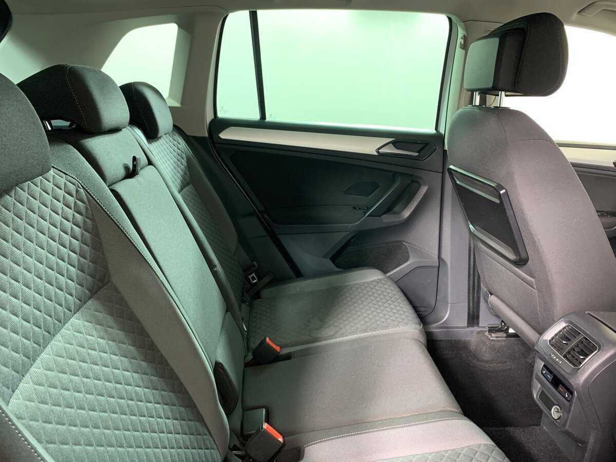 Купить Volkswagen Tiguan с пробегом. Фото: #17