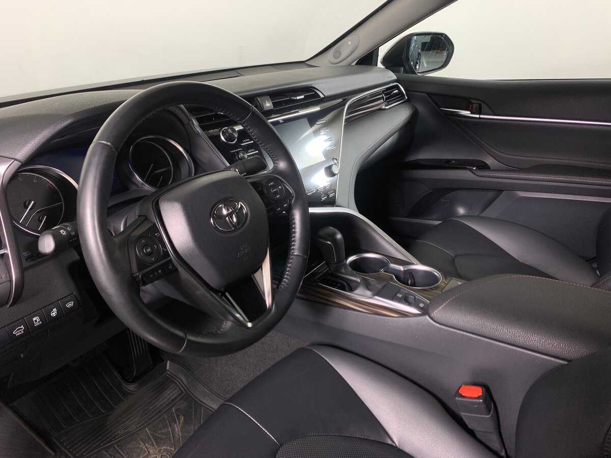Купить Toyota Camry с пробегом. Фото: #11