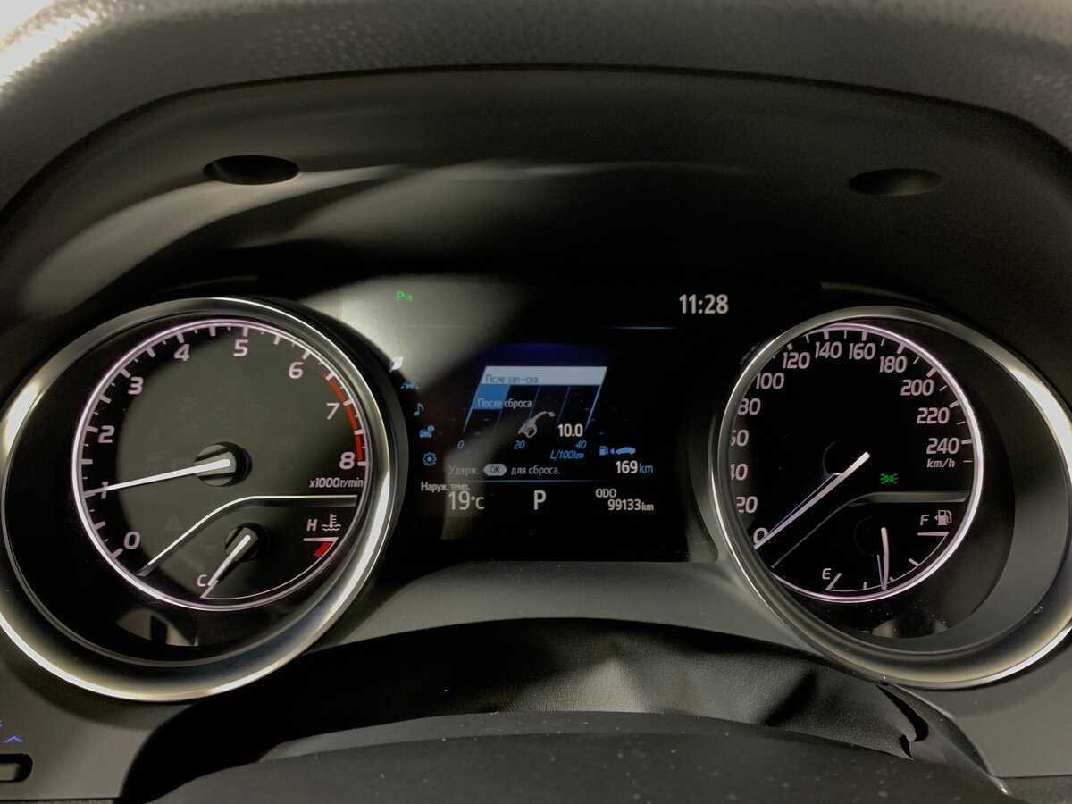 Купить Toyota Camry с пробегом. Фото: #14