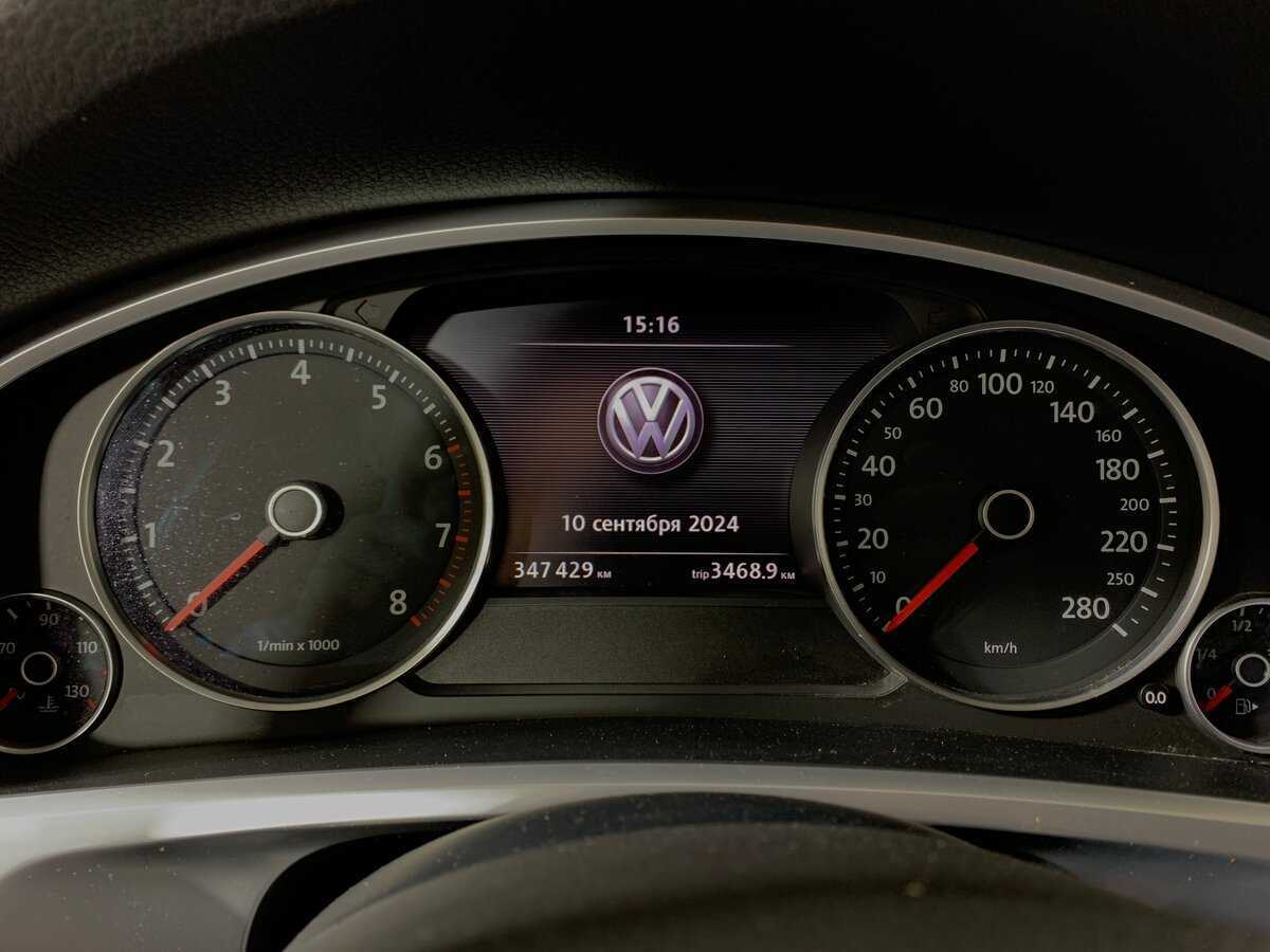 Купить Volkswagen Touareg с пробегом. Фото: #14
