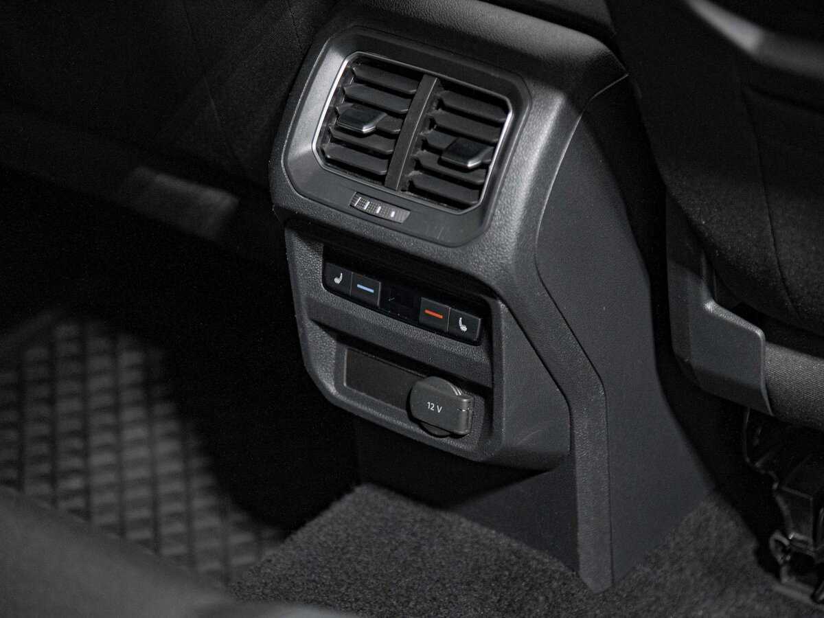 Купить Volkswagen Tiguan с пробегом. Фото: #14