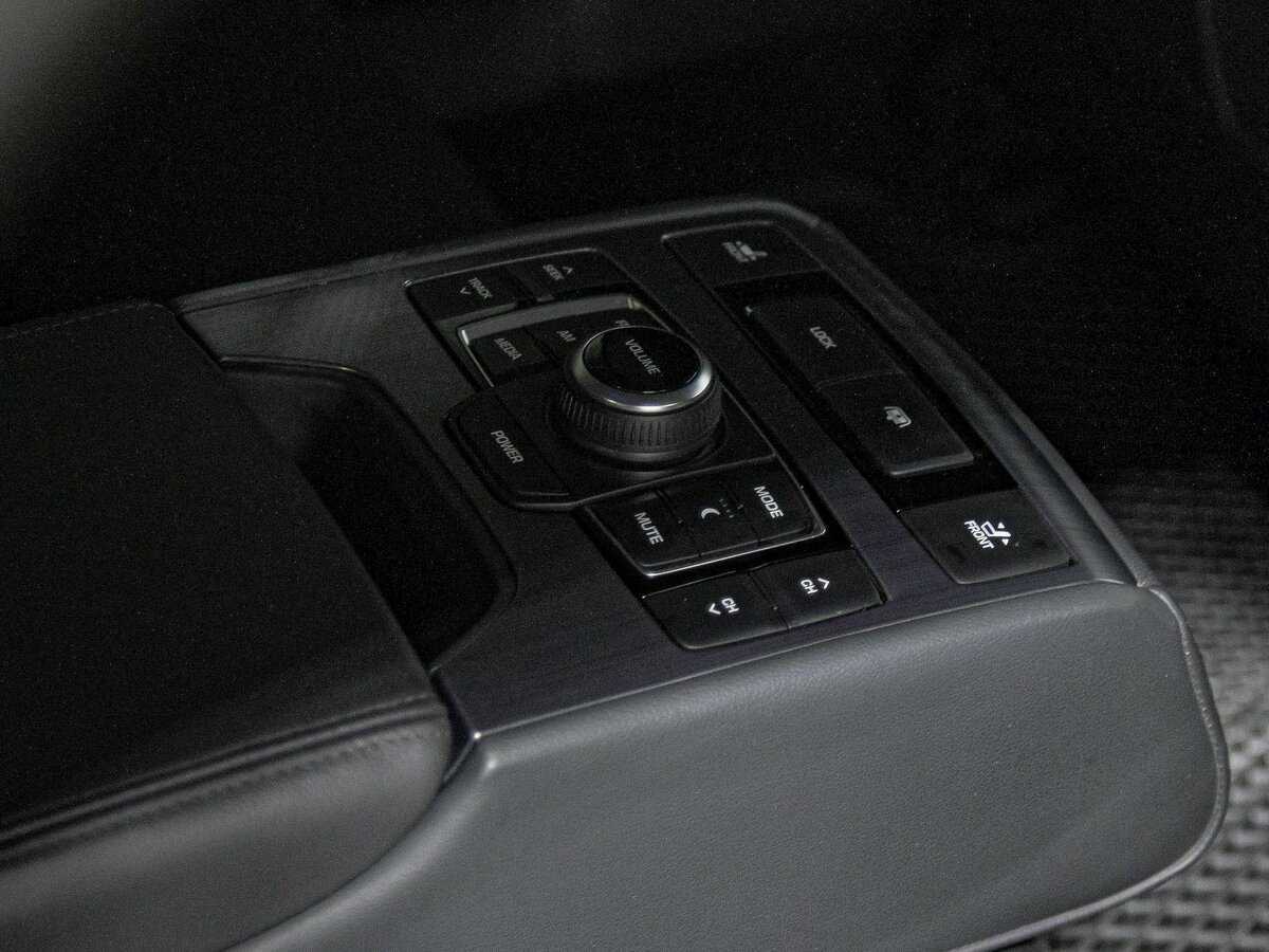 Купить Hyundai Genesis с пробегом. Фото: #20