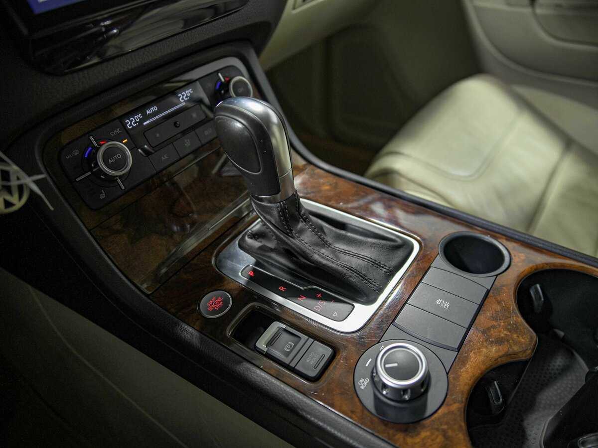 Купить Volkswagen Touareg с пробегом. Фото: #11