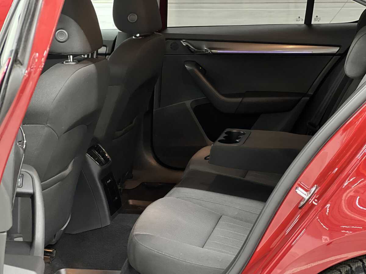 Купить Skoda Octavia с пробегом. Фото: #11