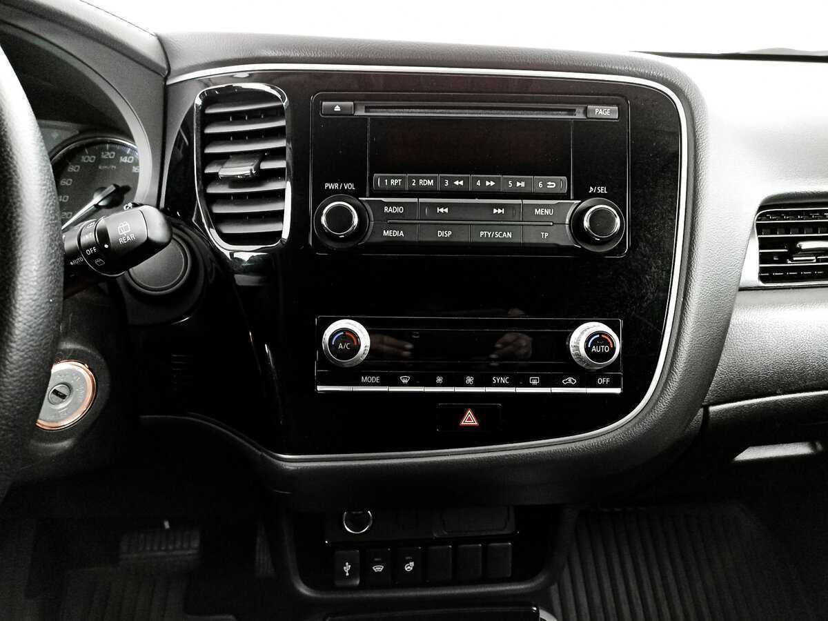 Купить Mitsubishi Outlander с пробегом. Фото: #11