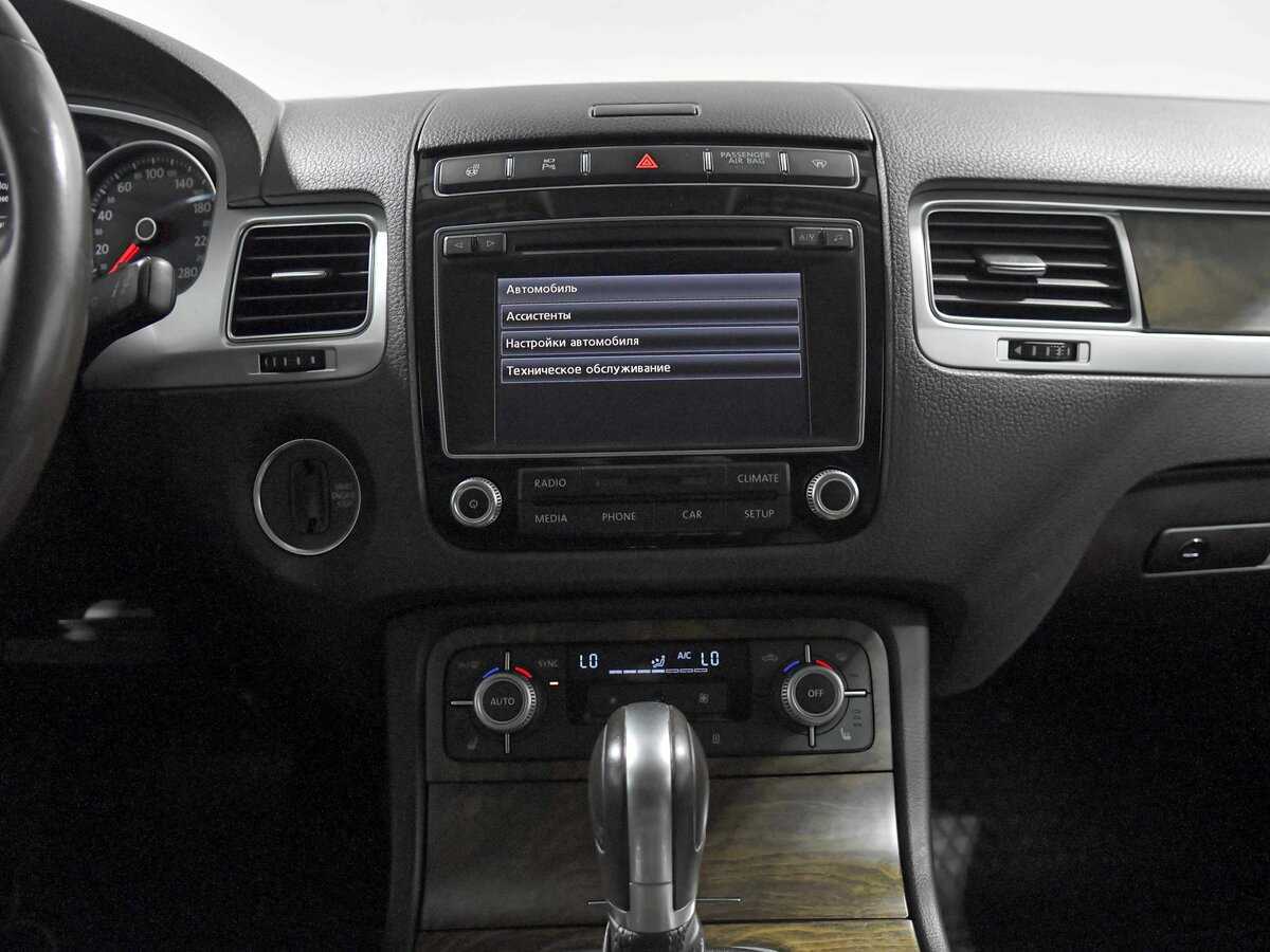 Купить Volkswagen Touareg с пробегом. Фото: #9