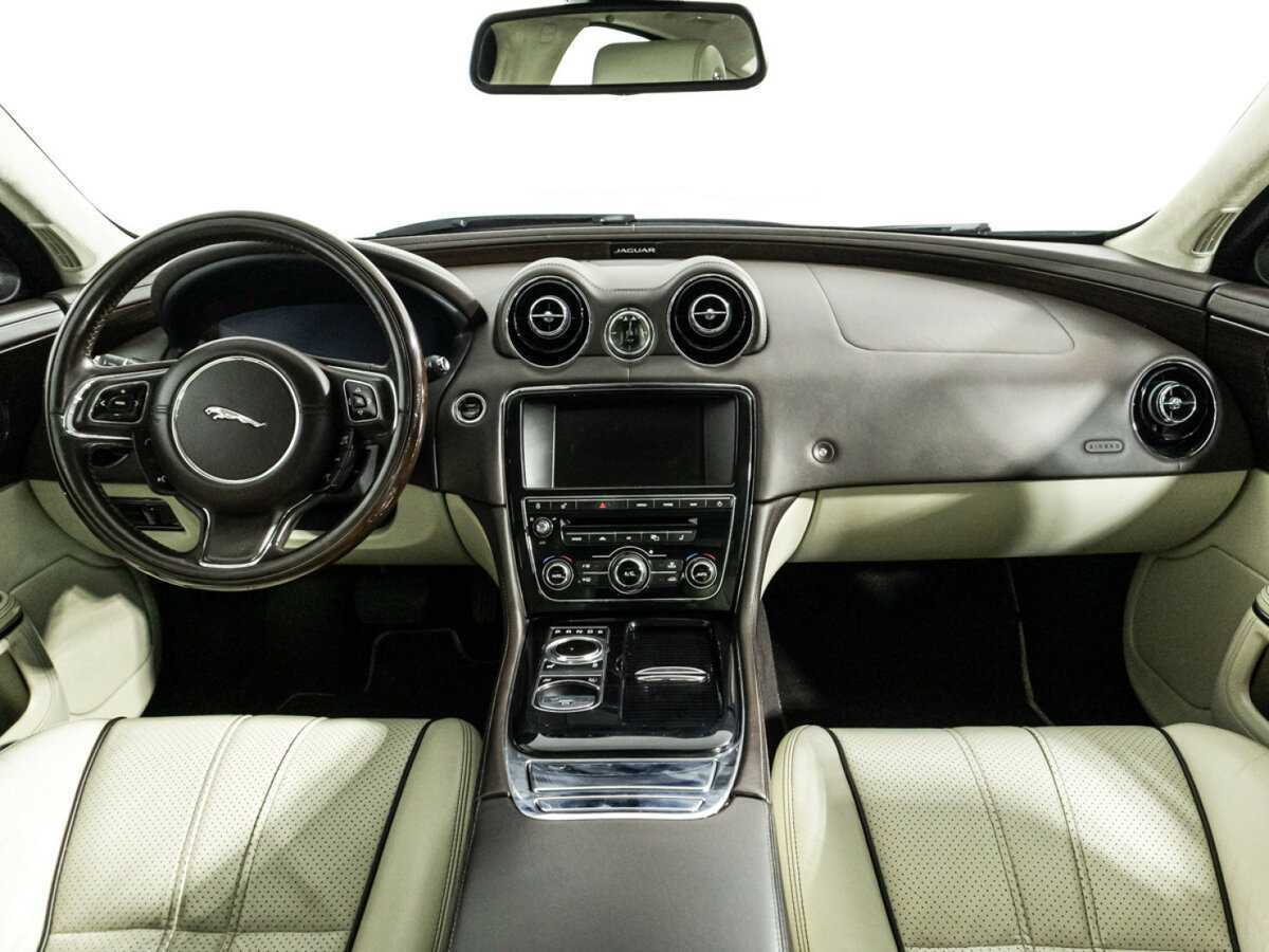 Купить Jaguar XJ с пробегом. Фото: #12