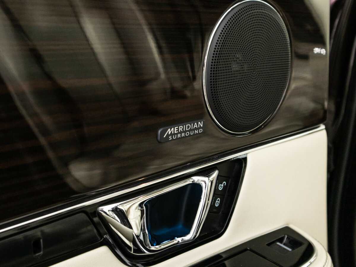 Купить Jaguar XJ с пробегом. Фото: #21