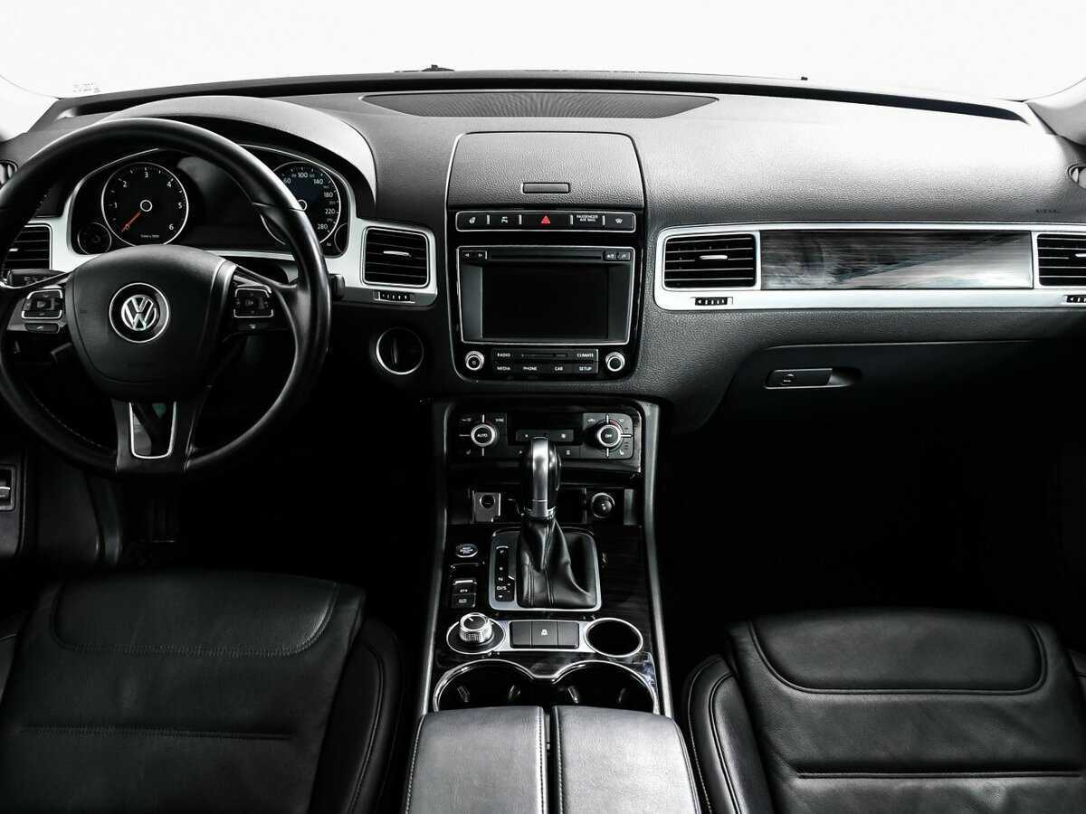 Купить Volkswagen Touareg с пробегом. Фото: #10