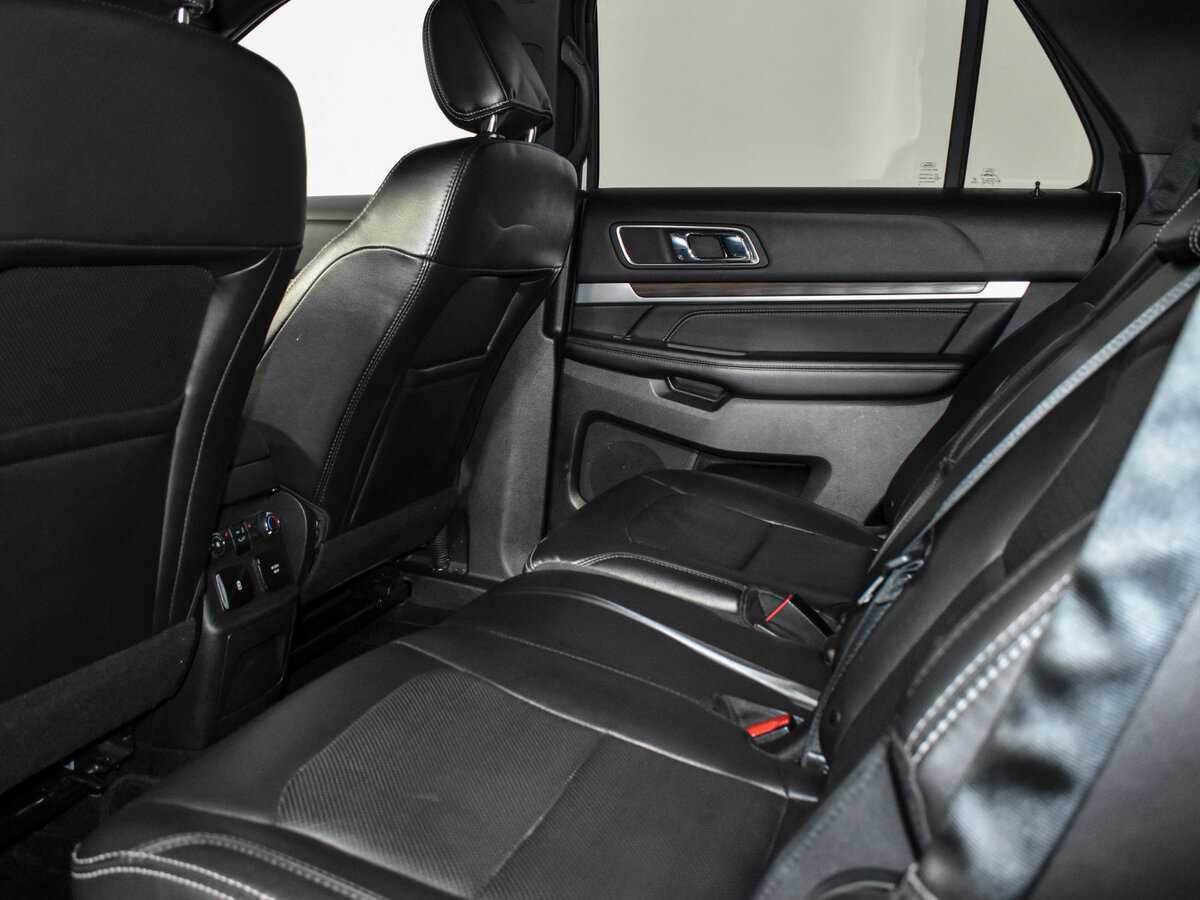 Купить Ford Explorer с пробегом. Фото: #13